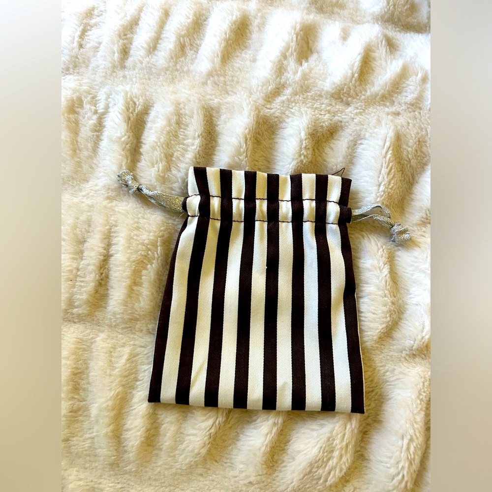 Henri Bendel dust bag like new